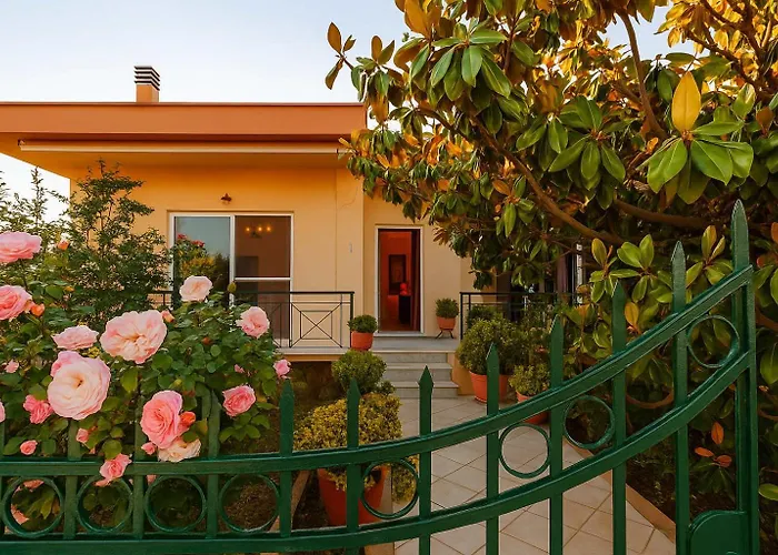 Stylish Seaside Home - Fully Equipped, Big Terrace