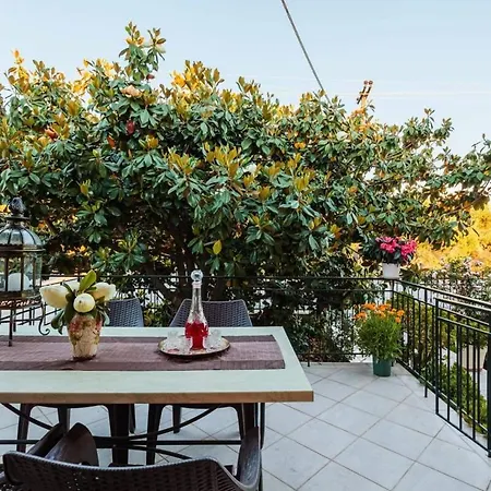 Stylish Seaside Home - Fully Equipped, Big Terrace Kalamata Exterior photo