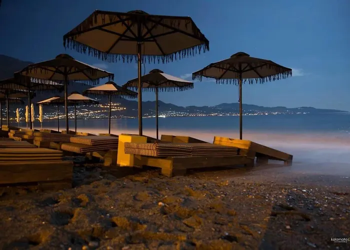 Stylish Seaside Home - Fully Equipped, Big Terrace